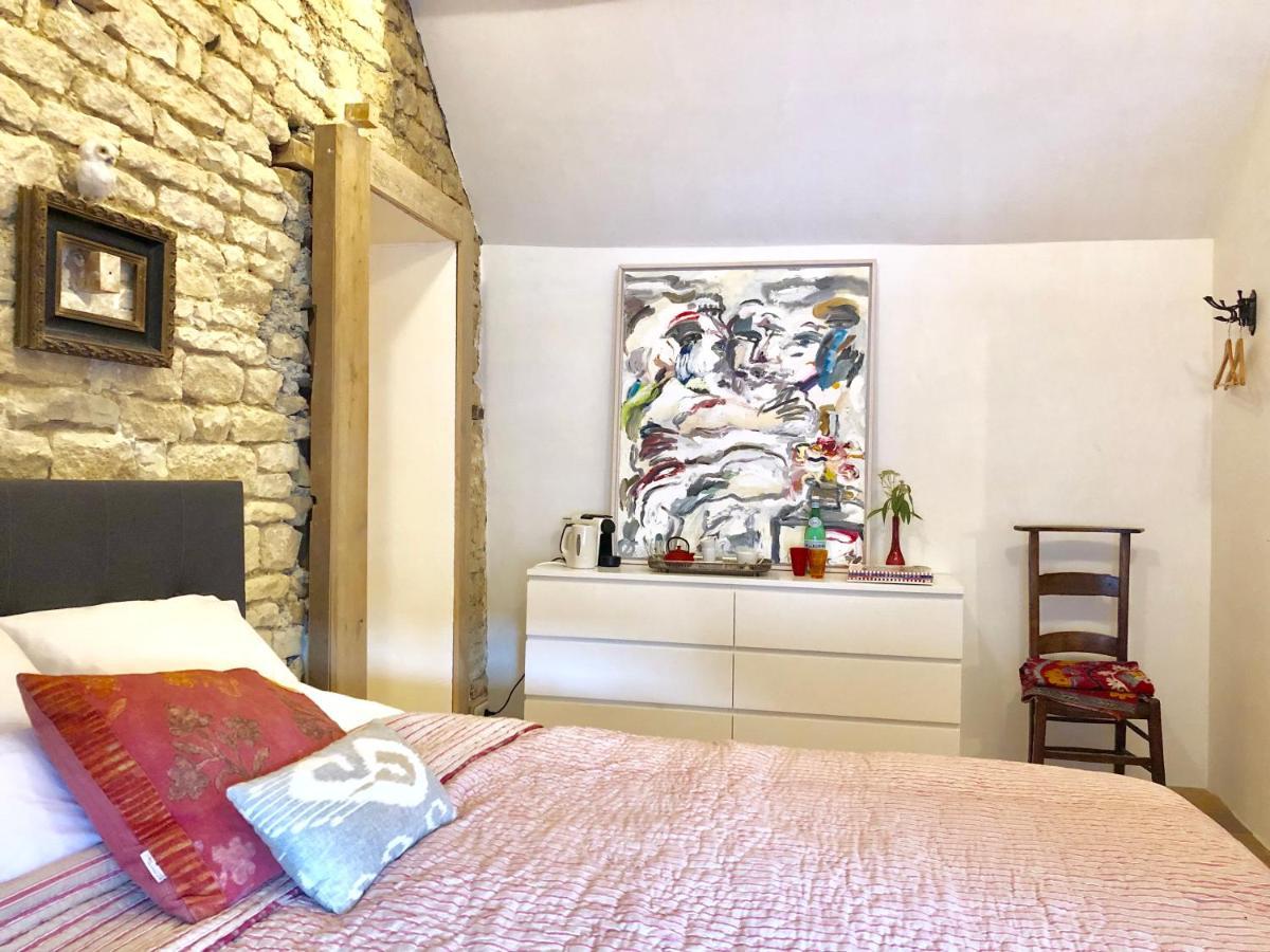 La Cour Des Delices Bed and Breakfast Gigny  Eksteriør billede