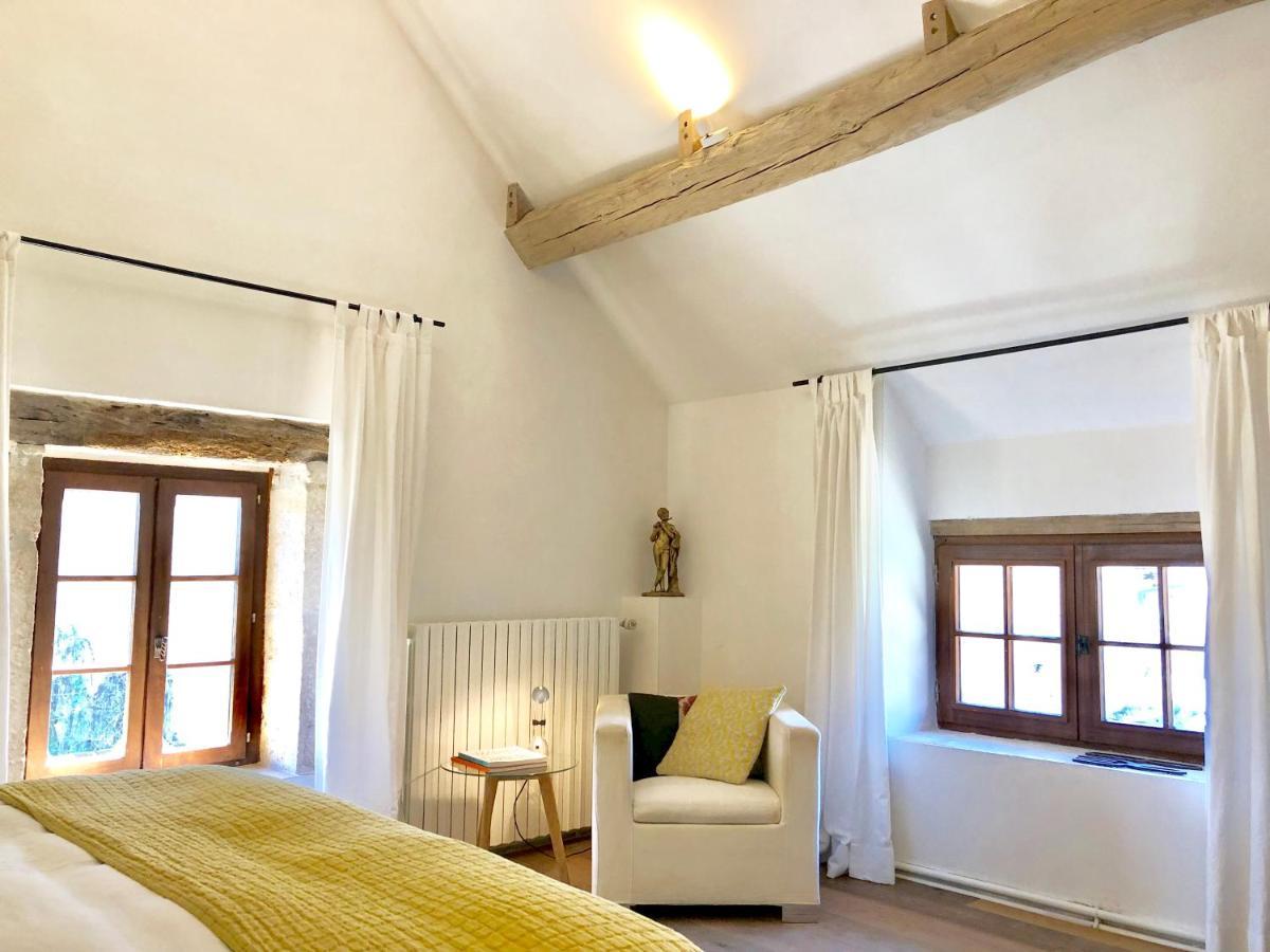La Cour Des Delices Bed and Breakfast Gigny  Eksteriør billede