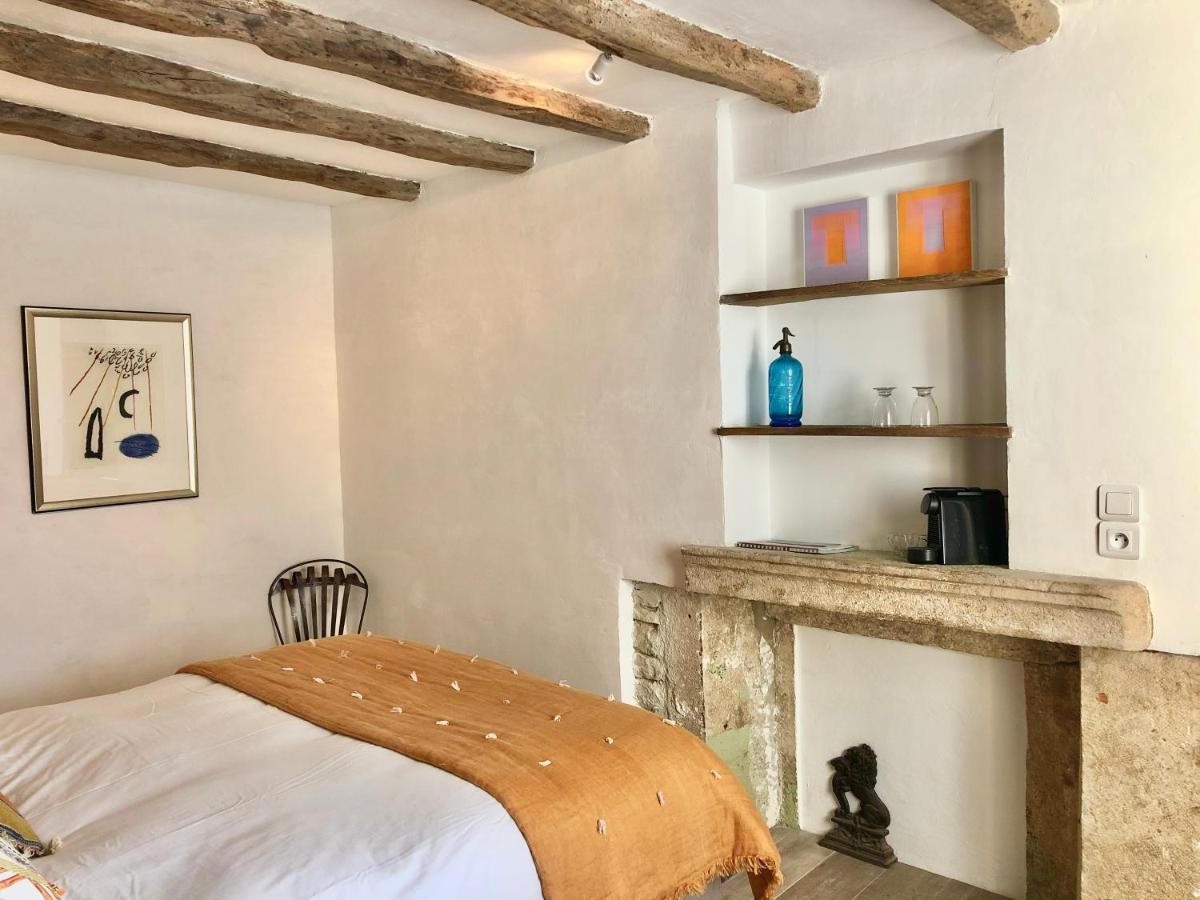 La Cour Des Delices Bed and Breakfast Gigny  Eksteriør billede