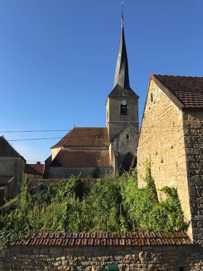 La Cour Des Delices Bed and Breakfast Gigny  Eksteriør billede
