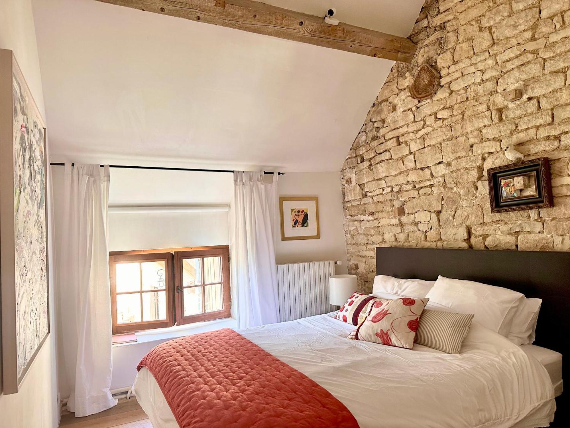 La Cour Des Delices Bed and Breakfast Gigny  Eksteriør billede