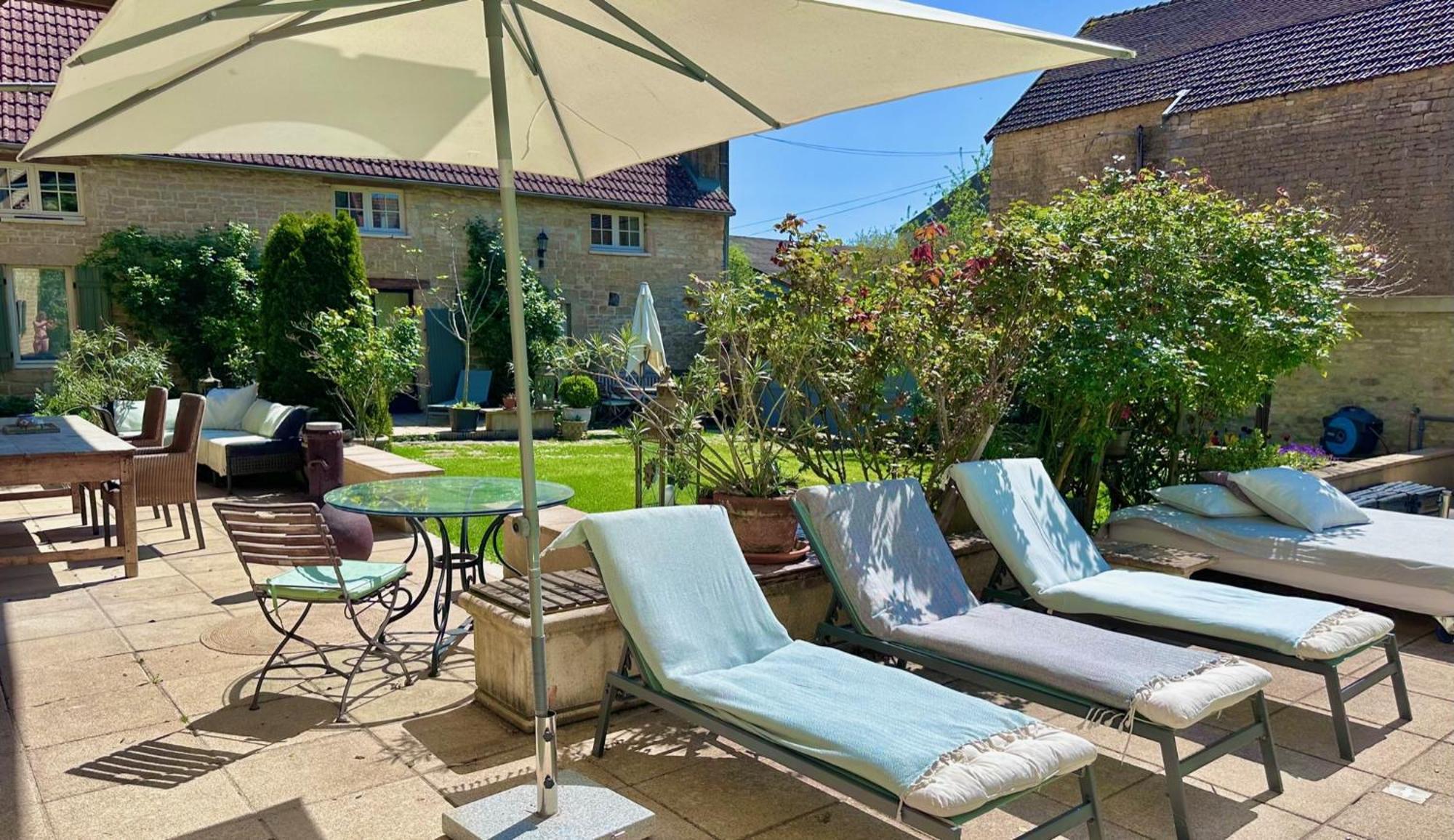 La Cour Des Delices Bed and Breakfast Gigny  Eksteriør billede