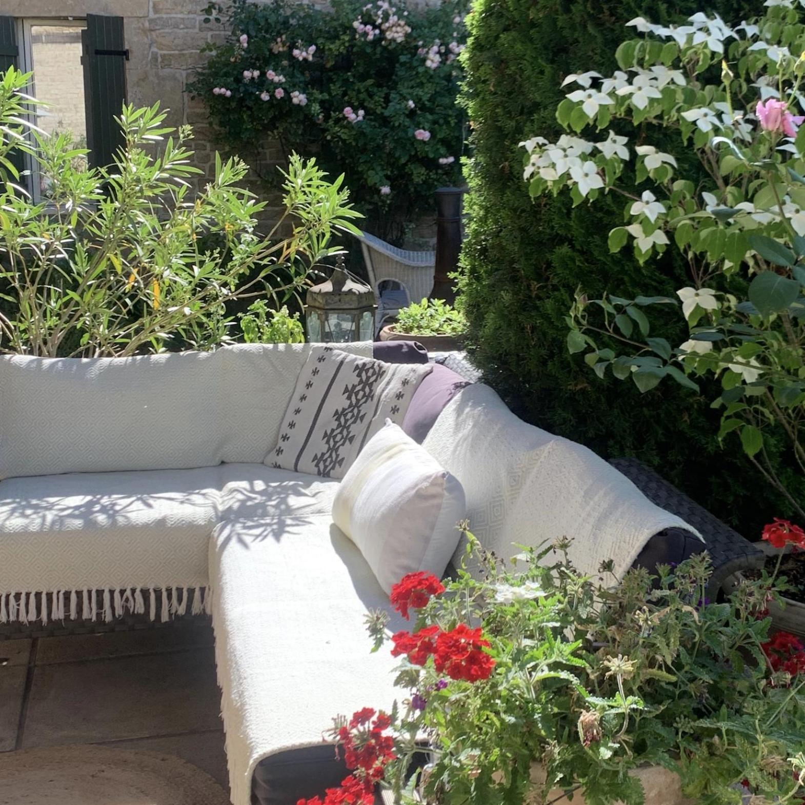 La Cour Des Delices Bed and Breakfast Gigny  Eksteriør billede